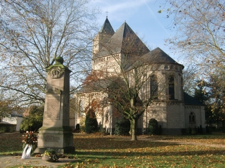 Goch-Asperden : Knobbenhof, kath. Pfarrkirche St. Vincentius